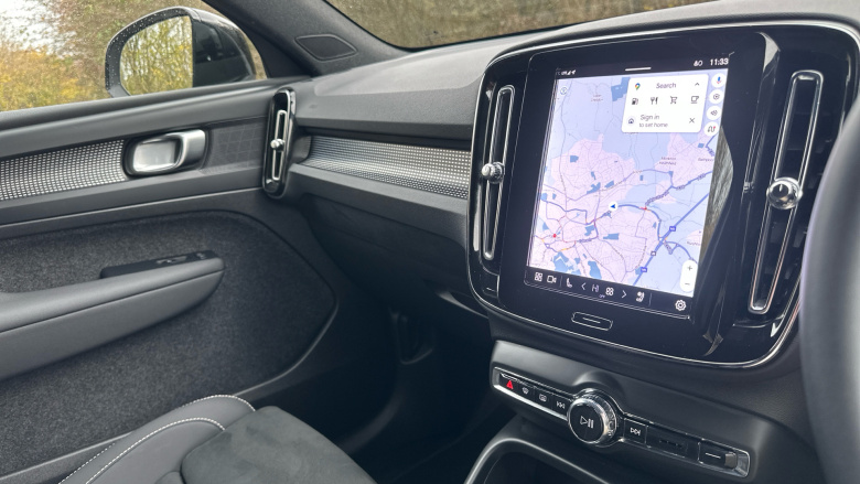 Volvo XC40 2.0 B4P Plus Dark 5dr Auto Petrol Estate